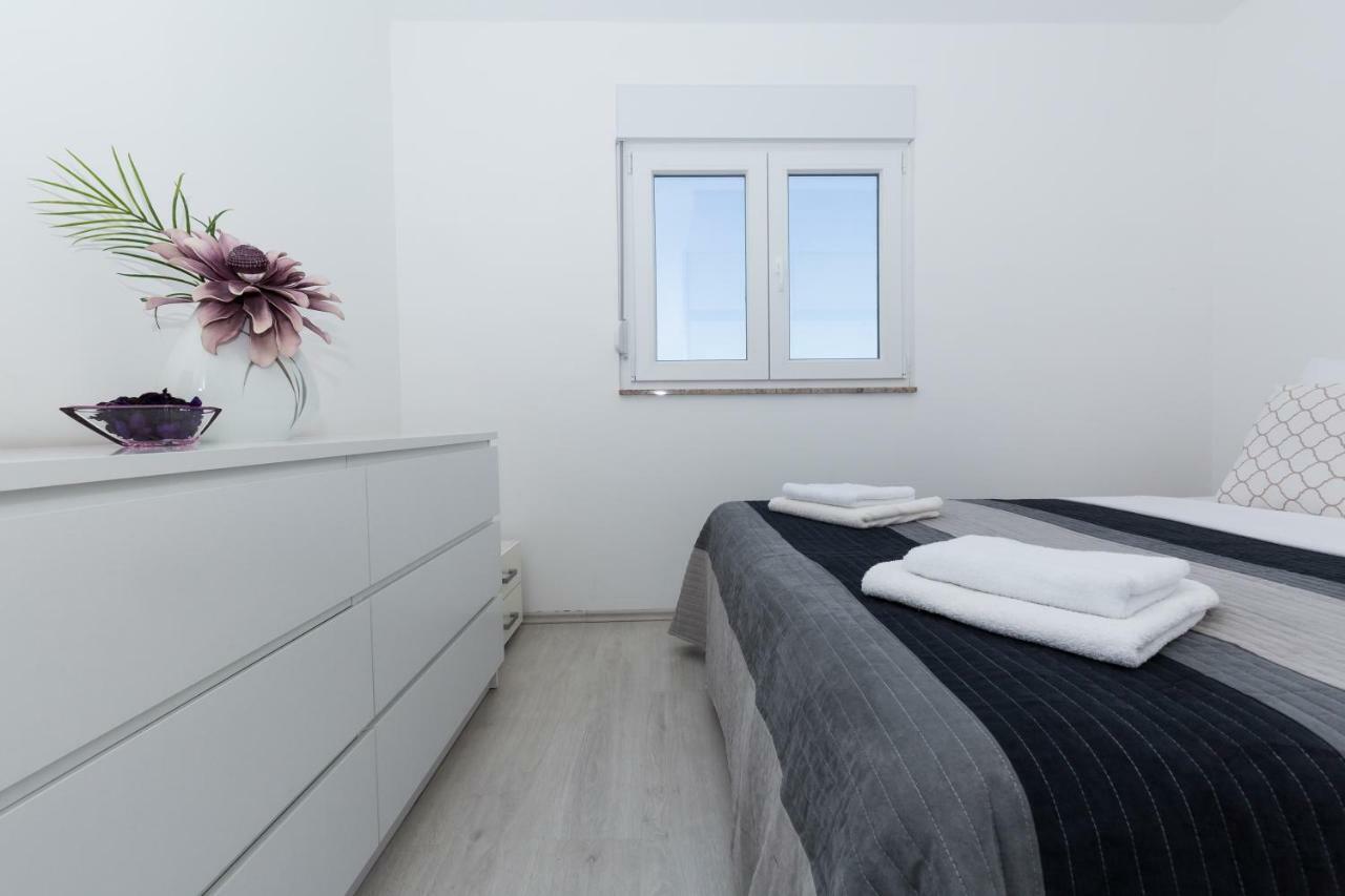 Modern And Spacious Apartment Бибине Екстериор снимка